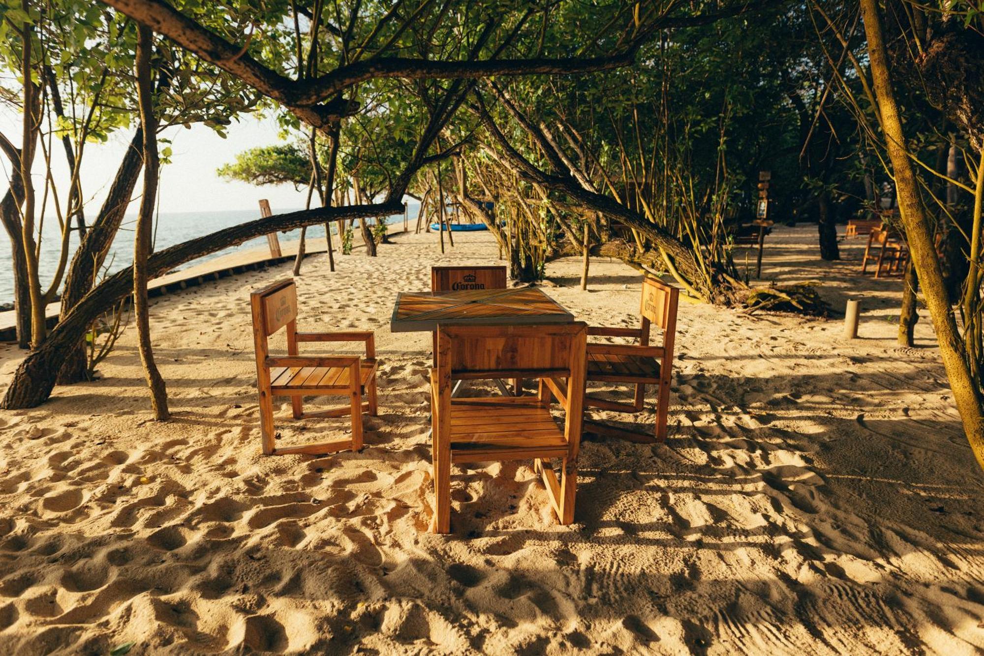 Isla Corona Islas del Rosario Luaran gambar